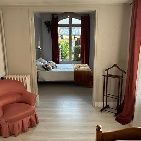 Maison Avec Jardin A *